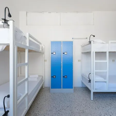 Meet Hostel