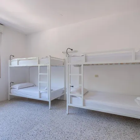 Meet Hostel *